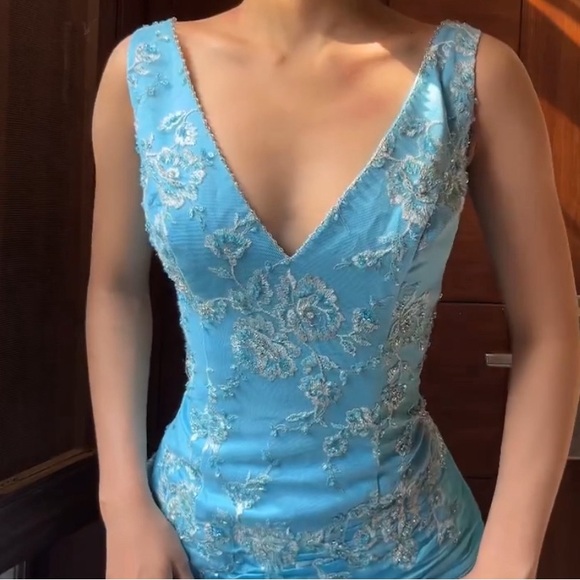 Vintage one of a kind detailing prom dress was custom made good as new - Picture 3 of 3